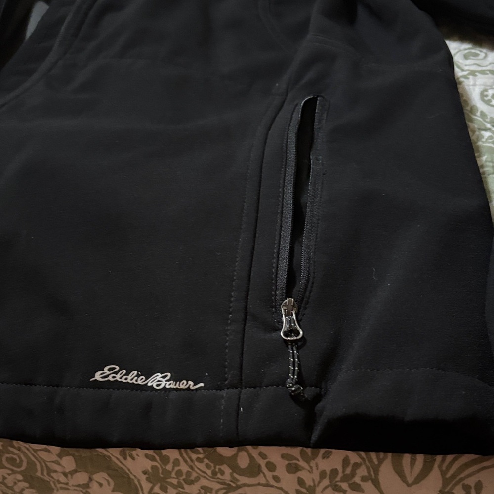 Eddie Bauer Women’s Black Rain Jacket w/ soft fleece interior - Picture 4 of 7